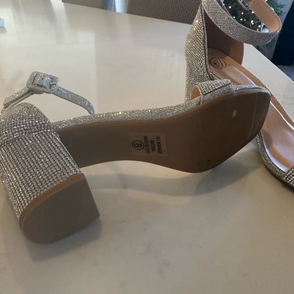 Elegant Silver Block Heel Sandals - Picture 5 of 5